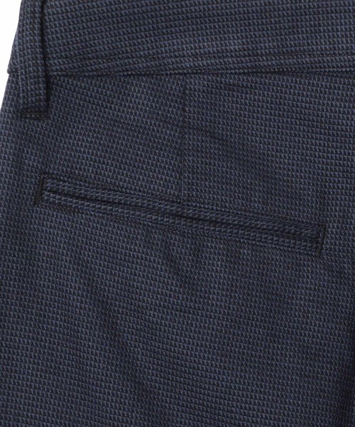 MEN'S BIGI（メンズビギ）の「トライアングルミニチェック柄パンツ（その他パンツ・メンズ・ネイビー/ホワイト系その他/グレー系その他・LL/SS/S/M/L）」の9枚目の写真