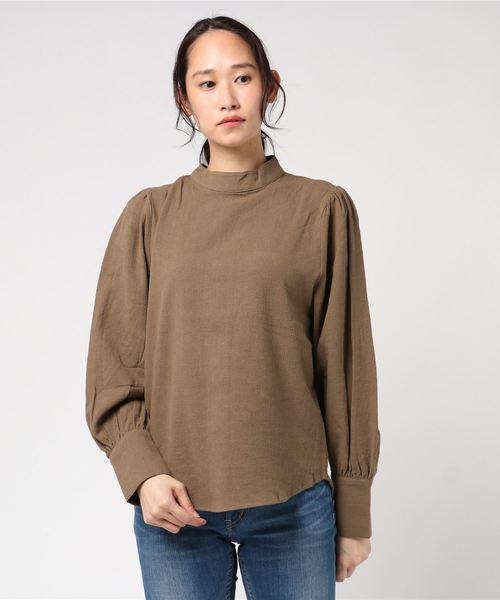 MOUSSY（マウジー）の「FALL COLOR PUFF SLEEVE TOP（Tシャツ/カットソー・レディース・ブラック/パープル/オフホワイト/ライトブラウン・FREE）」の9枚目の写真