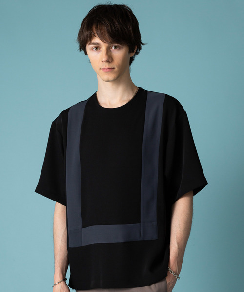 STUDIOUS(ステュディオス)の「【STUDIOUS】ダブルクロス切替プルオーバー(Tシャツ/カットソー・メンズ・ブラック/グレイッシュベージュ・1/2/3)」の6枚目の写真