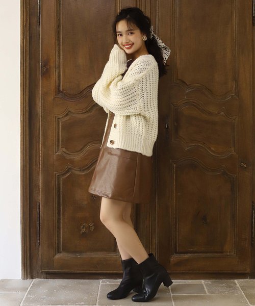 one after another NICE CLAUP(ワンアフターアナザーナイスクラップ)の「スカーフ付 片畦ニットカーディガン(カーディガン/ボレロ・レディース・アイボリー/ブラウン/ベージュ/キャメル・FREE)」の6枚目の写真
