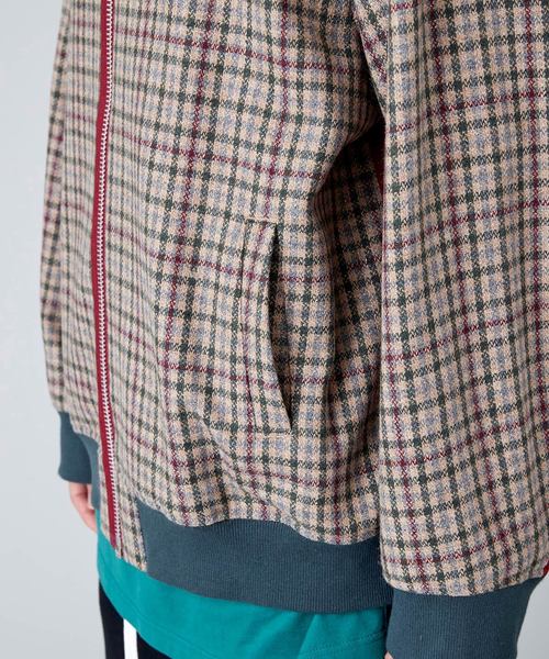 NOISE MAKER(ノイズメーカー)の「異素材ドッキングチェックボンバージャケット(MA-1)(MA-1・メンズ・ブラック系その他/グリーン系その他・MEDIUM/LARGE)」の17枚目の写真