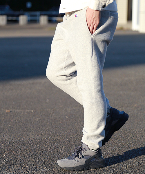 And A(アンドエー)の「Champion/チャンピオン×And A 別注 リバースウィーブスウェットパンツ(その他パンツ・メンズ・ブラック/グレー/ネイビー・LARGE/SMALL/MEDIUM)」の3枚目の写真