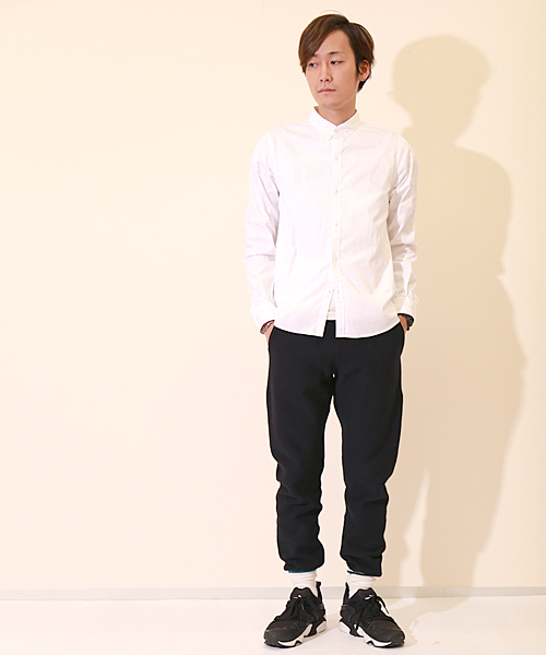 And A(アンドエー)の「Champion/チャンピオン×And A 別注 リバースウィーブスウェットパンツ(その他パンツ・メンズ・ブラック/グレー/ネイビー・LARGE/SMALL/MEDIUM)」の4枚目の写真