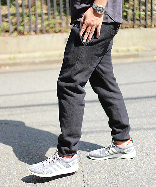 And A(アンドエー)の「Champion/チャンピオン×And A 別注 リバースウィーブスウェットパンツ(その他パンツ・メンズ・ブラック/グレー/ネイビー・LARGE/SMALL/MEDIUM)」の7枚目の写真