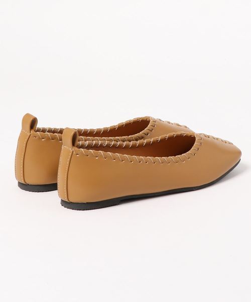 KOBE LETTUCE（コウベレタス）の「スクエアトゥレースアップステッチデザインフラットパンプス（パンプス・レディース・ベージュ/グレイッシュベージュ/ブラウン/ブラック・L/LL/M/S）」の5枚目の写真