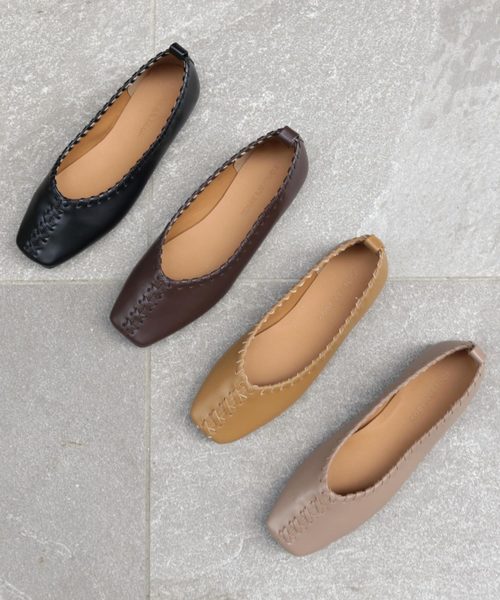 KOBE LETTUCE（コウベレタス）の「スクエアトゥレースアップステッチデザインフラットパンプス（パンプス・レディース・ベージュ/グレイッシュベージュ/ブラウン/ブラック・L/LL/M/S）」の2枚目の写真