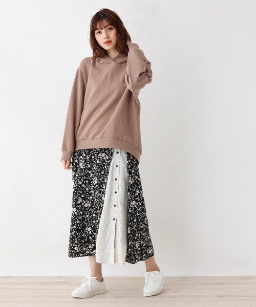 grove（グローブ）の「バックスリット裏毛フードプルオーバー（パーカー・レディース・オフホワイト/ブラウン系その他/ライトベージュ・02/03）」の5枚目の写真