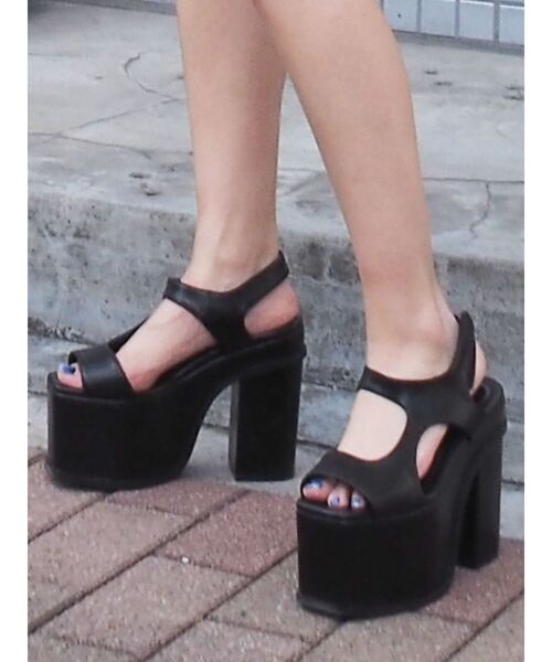 EMODA（エモダ）の「ワイドボリュームコンビネーションサンダル（サンダル・レディース・イエロー/ブラウン/ブラック・SMALL/LARGE/MEDIUM）」の2枚目の写真