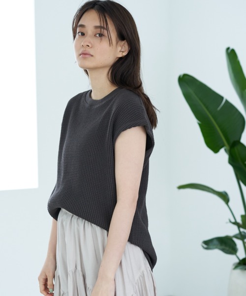 AMERICAN HOLIC（アメリカンホリック）の「ワッフルフレンチスリーブプルオーバー ＊〇（Tシャツ/カットソー・レディース・チャコールグレー/ブラウン/オフホワイト/アイボリー/その他7・M/L）」の3枚目の写真