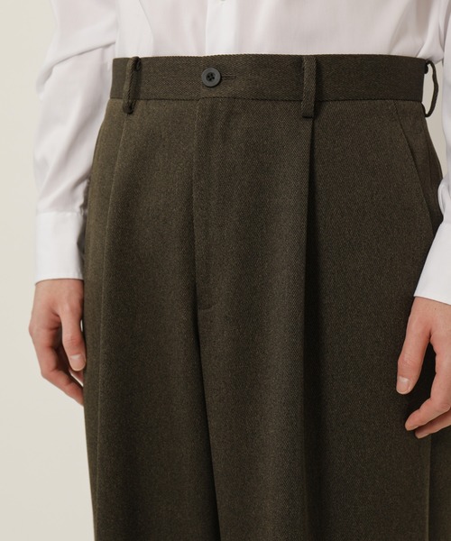 KASHIYAMA（カシヤマ）の「TECH-POLYESTER ストレッチ1タックワイドパンツ（その他パンツ・メンズ・カーキ/ネイビー・マルチサイズ）」の13枚目の写真