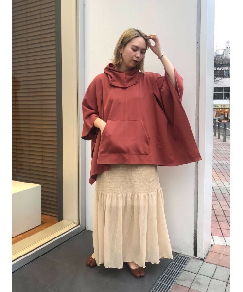 LAATO（ラート）の「PONCHO HOODIE（Tシャツ/カットソー・レディース・レッド/グリーン・FREE）」の12枚目の写真