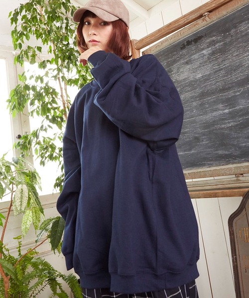 unrelaxing(アンリラクシング)の「オーバーサイズプルオーバースウェット ビッグシルエットトレーナー(スウェット・メンズ・ブルー系その他2/ピンク系その他4/ネイビー/グレー系その他2/グレー系その他/ライトピンク/ホワイト系その他3/レッド/レッド系その他4/レッド系その他7/ブルー系その他5/ブラック系その他3/ベージュ系その他4/ピンク系その他3/レッド系その他3/レッド系その他6/ブラック/パープル/レッド系その他2/ベージュ系その他2/ブルー系その他3/ピンク系その他/ブラック系その他/ホワイト系その他2/ブラック系その他4/パープル系その他2/ホワイト/グレー/ワイン/ホワイト系その他4/グレー系その他3/ブルー系その他/オレンジ/レッド系その他5/レッド系その他/ベージュ系その他3/ホワイト系その他/ピンク系その他2/グレー系その他4/ブラック系その他2/パープル系その他/オレンジ系その他4/パープル系その他4/パープル系その他3/オレンジ系その他/サックスブルー/オレンジ系その他3/ベージュ系その他/オレンジ系その他2/ベージュ・MEDIUM/LARGE/X-LARGE/SMALL)」の22枚目の写真