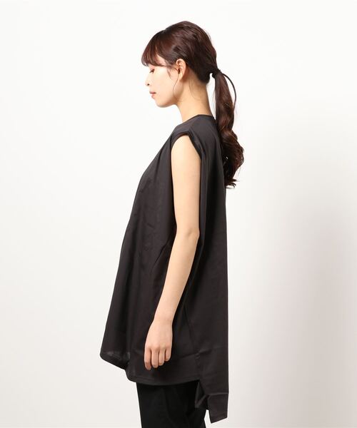 DouDou（ドゥドゥ）の「イレギュラーヘムタンク（Tシャツ/カットソー・レディース・オフホワイト/ベージュ/チャコールグレー・FREE）」の4枚目の写真