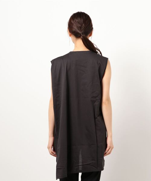 DouDou（ドゥドゥ）の「イレギュラーヘムタンク（Tシャツ/カットソー・レディース・オフホワイト/ベージュ/チャコールグレー・FREE）」の5枚目の写真