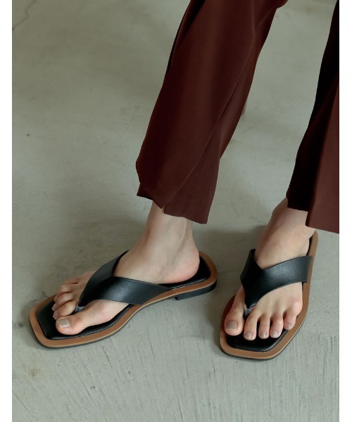 Re:EDIT（リエディ）の「配色トングサンダル（サンダル・レディース・キャメル/ブラック・MEDIUM/XX-LARGE/LARGE/X-LARGE/SMALL）」の4枚目の写真