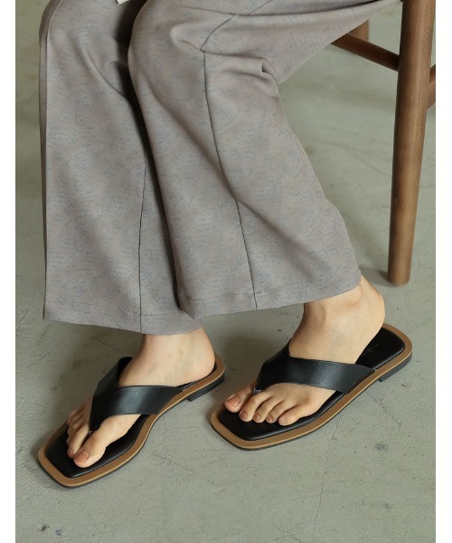 Re:EDIT（リエディ）の「配色トングサンダル（サンダル・レディース・キャメル/ブラック・MEDIUM/XX-LARGE/LARGE/X-LARGE/SMALL）」の11枚目の写真