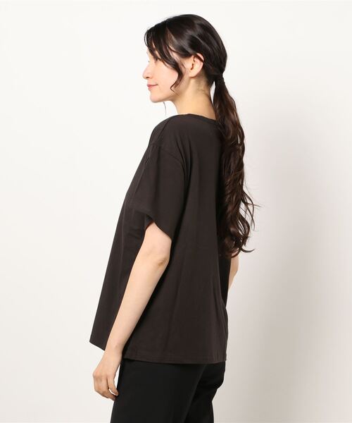 Samansa Mos2（サマンサ モスモス）の「刺繍Tシャツ（Tシャツ/カットソー・レディース・ベージュ/ブラック/キナリ・ﾌﾘ-）」の4枚目の写真