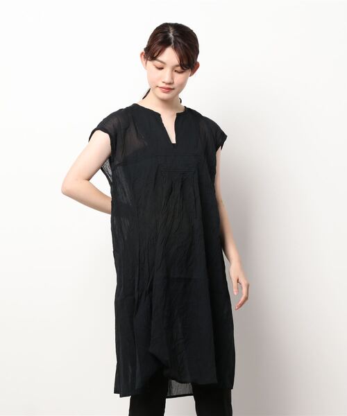 Samansa Mos2 blue（サマンサモスモスブルー）の「キーネックタックチュニック（シャツ/ブラウス・レディース・ブラック/ピンク/ライトベージュ・ﾌﾘ-）」の2枚目の写真