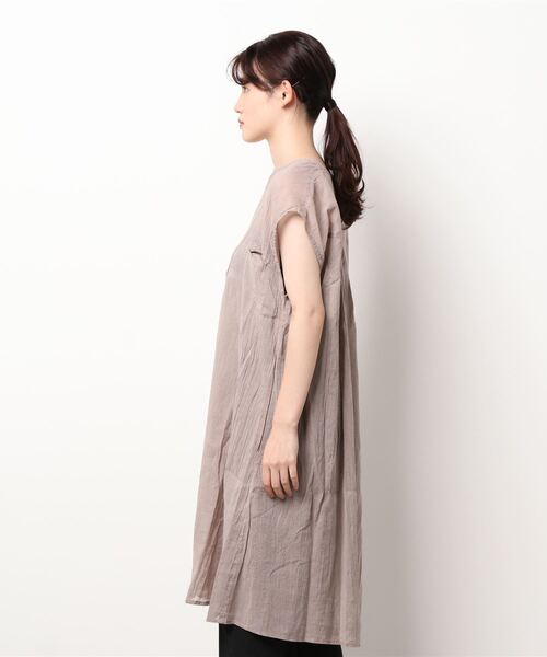 Samansa Mos2 blue（サマンサモスモスブルー）の「キーネックタックチュニック（シャツ/ブラウス・レディース・ブラック/ピンク/ライトベージュ・ﾌﾘ-）」の5枚目の写真