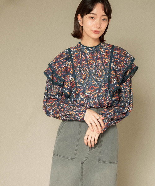 KBF（ケイビーエフ）の「前後2WAYフリルシャツ（シャツ/ブラウス・レディース・ブラック/ネイビー/レッド・ONE）」の11枚目の写真