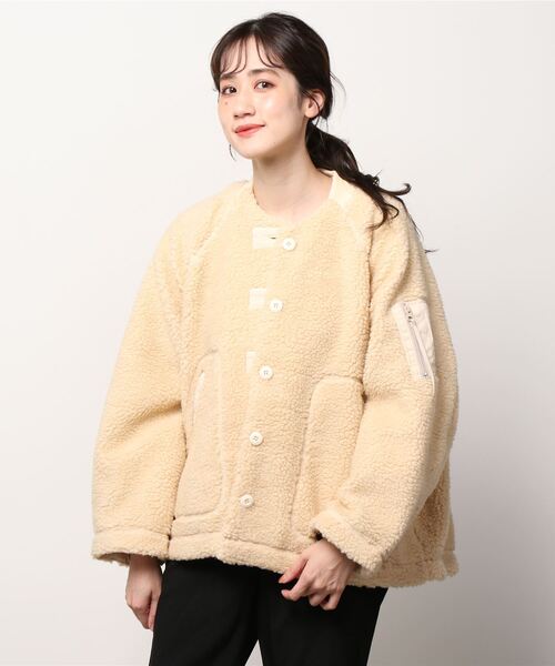 WILD THINGS(ワイルドシングス)の「【WILDTHINGS / ワイルドシングス】FLUFFY BOA RIB COLLAR JACKET(ノーカラージャケット・レディース・ブルー/ブラック/バーガンディー/アッシュグレー/ナチュラル・M/S)」の3枚目の写真