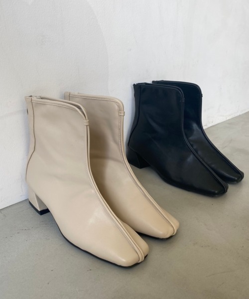 Aunt Marie's(アントマリーズ)の「スクエアトゥフェイクレザーショートブーツ(ブーツ・レディース・ブラック/ベージュ・SMALL/MEDIUM/LARGE)」の16枚目の写真