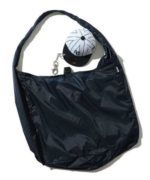 NEW ERA（ニューエラ）の「NEW ERA × BEAMS / 別注 NewYork Yankees Cap Pouch Eco Bag（ショルダーバッグ・メンズ・アイボリー/ネイビー/ストライプ・ONE SIZE）」の15枚目の写真