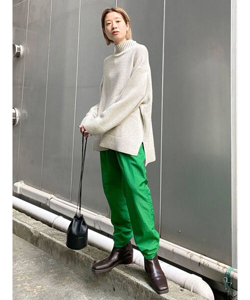 Ungrid（アングリッド）の「ハイネックワイドボリュームニット（ニット/セーター・レディース・アイボリー/グリーン/ブルー/ブラウン・FREE）」の22枚目の写真