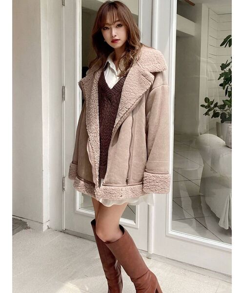 RESEXXY(リゼクシー)の「ビッグシルエットフェイクムートンブルゾン(ムートンコート・レディース・ブラック/アイボリー/モカ・FREE)」の11枚目の写真