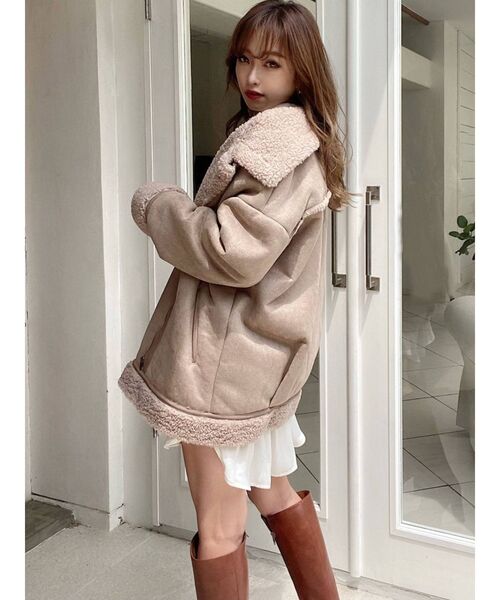 RESEXXY(リゼクシー)の「ビッグシルエットフェイクムートンブルゾン(ムートンコート・レディース・ブラック/アイボリー/モカ・FREE)」の17枚目の写真