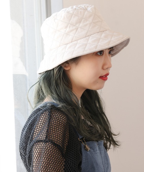 Me%（ミィパーセント）の「キルティングバケットハット（ハット・レディース・ホワイト/ブラック・FREE）」の4枚目の写真