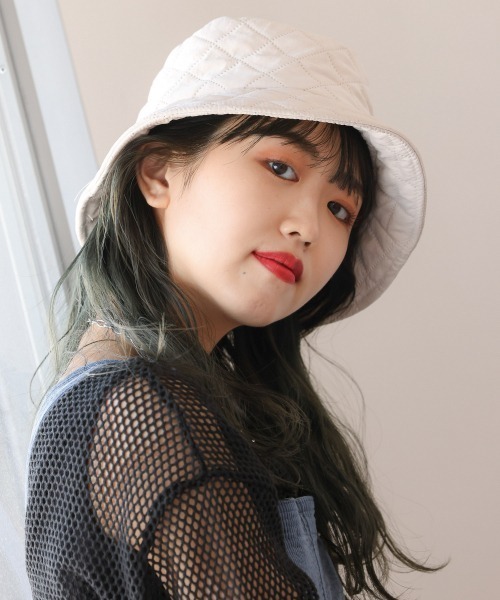 Me%（ミィパーセント）の「キルティングバケットハット（ハット・レディース・ホワイト/ブラック・FREE）」の5枚目の写真