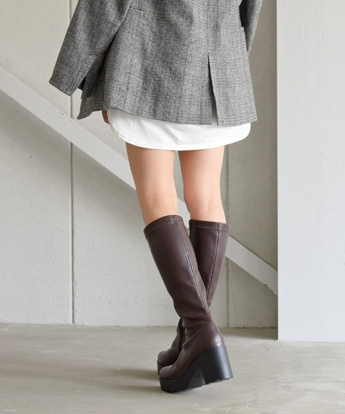 NOFALL(ノーフォール)の「ラウンドトゥ厚底プラットフォームストレッチロングブーツ(ブーツ・レディース・ブラック/ダークブラウン/グレイッシュベージュ・LL/3L/SS/S/M/L)」の12枚目の写真