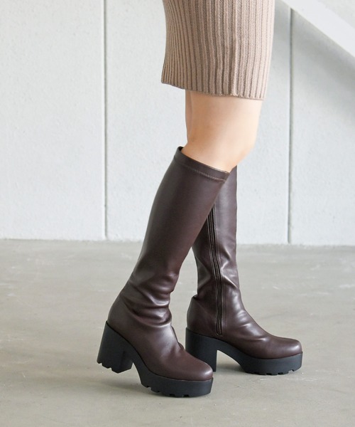 NOFALL(ノーフォール)の「ラウンドトゥ厚底プラットフォームストレッチロングブーツ(ブーツ・レディース・ブラック/ダークブラウン/グレイッシュベージュ・LL/3L/SS/S/M/L)」の5枚目の写真
