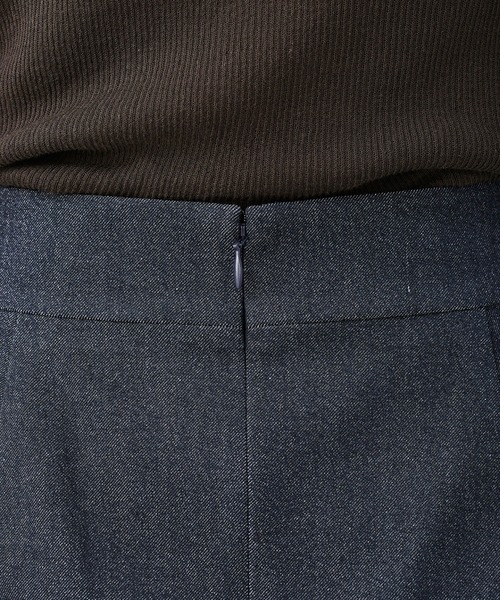 KASHIYAMA（カシヤマ）の「＜ウォッシャブル＞デニムライクストレッチスリムタイトスカート（スカート・レディース・ブラック/インディゴブルー・マルチサイズ）」の13枚目の写真