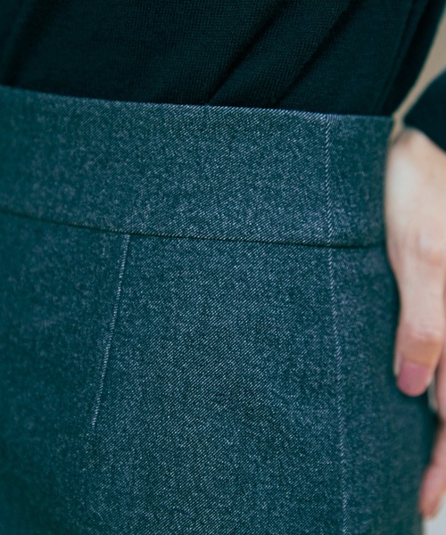 KASHIYAMA（カシヤマ）の「＜ウォッシャブル＞デニムライクストレッチスリムタイトスカート（スカート・レディース・ブラック/インディゴブルー・マルチサイズ）」の17枚目の写真