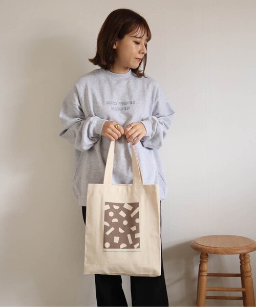 BREEZE by yumi.（ブリーズバイユミ）の「WEB限定フォトキャンバスバック【BREEZE by yumi.】（トートバッグ・レディース・アイボリー/ベージュ・FREE）」の2枚目の写真