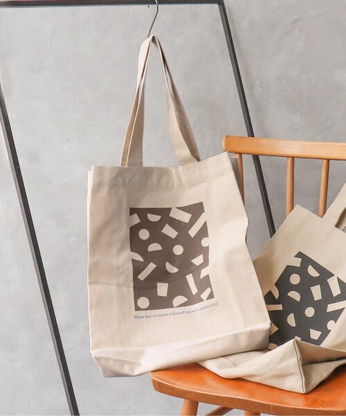 BREEZE by yumi.（ブリーズバイユミ）の「WEB限定フォトキャンバスバック【BREEZE by yumi.】（トートバッグ・レディース・アイボリー/ベージュ・FREE）」の6枚目の写真