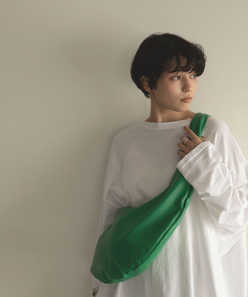 marjour（マージュール）の「SOFT FAKE LEATHER BAG（ショルダーバッグ・レディース・ベージュ/グリーン・FREE）」の13枚目の写真