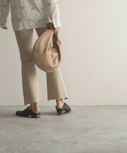 marjour（マージュール）の「SOFT FAKE LEATHER BAG（ショルダーバッグ・レディース・ベージュ/グリーン・FREE）」の6枚目の写真