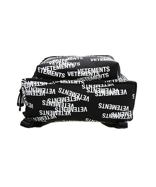 VETEMENTS（ヴェトモン）の「VETEMENTS / ヴェトモン：STAMPED LOGO BACKPACK：UA52BA700[RIP]（バックパック/リュック・メンズ・ブラック・FREE）」の9枚目の写真