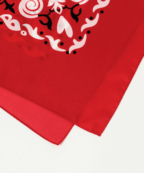 BEAMS BOY（ビームスボーイ）の「BEAMS BOY / BOY バンダナ スカーフ（バンダナ/スカーフ・レディース・ネイビー/レッド・ONE SIZE）」の8枚目の写真