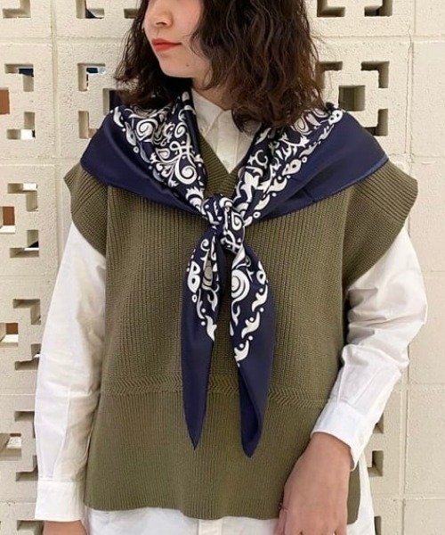 BEAMS BOY（ビームスボーイ）の「BEAMS BOY / BOY バンダナ スカーフ（バンダナ/スカーフ・レディース・ネイビー/レッド・ONE SIZE）」の2枚目の写真