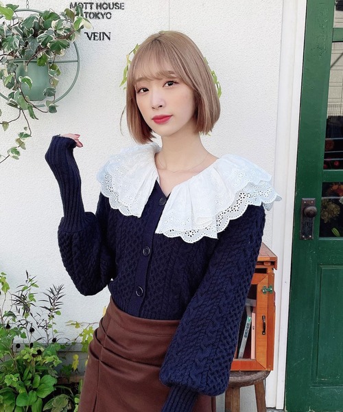 Voyage titty&Co.PETIT(ボヤージュティティアンドコープチ)の「【Voyage titty&Co.】ダブルレースカラーニットカーデトップス(ニット/セーター・レディース・ネイビー・FREE)」の4枚目の写真