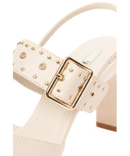 R&E(アールアンドイー)の「【R&E】スタッズベルトストラップスティックヒールパンプス(パンプス・レディース・アイボリー/ブラック/ベージュ系/アイボリー系・22.0cm/22.5cm/23.0cm/23.5cm/24.0cm/24.5cm)」の10枚目の写真