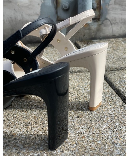 R&E(アールアンドイー)の「【R&E】スタッズベルトストラップスティックヒールパンプス(パンプス・レディース・アイボリー/ブラック/ベージュ系/アイボリー系・22.0cm/22.5cm/23.0cm/23.5cm/24.0cm/24.5cm)」の14枚目の写真