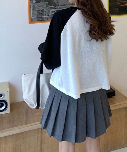 meJane(ミージェーン)の「配色ラグランスリーブショルダースリットクロップドロンT【ZOZOTOWN限定】(Tシャツ/カットソー・レディース・ブラック/ネイビー/レッド・FREE)」の6枚目の写真