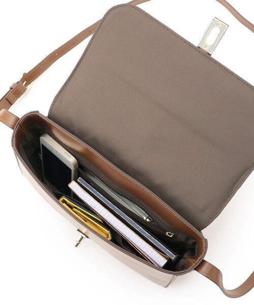 OPAQUE.CLIP（オペークドットクリップ）の「◆クラシカルかぶせショルダーバッグ（ショルダーバッグ・レディース・ダークブラウン/オフホワイト/マスタード・00）」の11枚目の写真