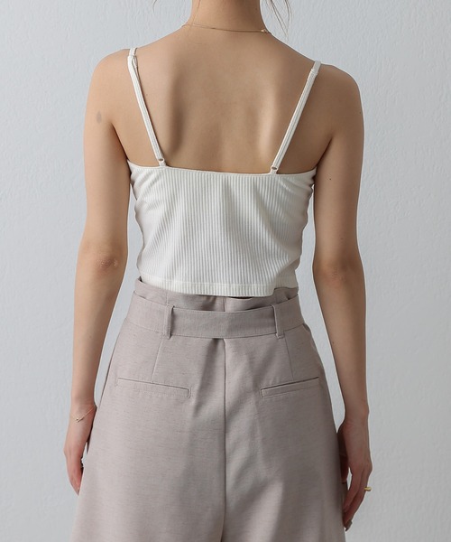 COLONY 2139（コロニートゥーワンスリーナイン）の「カップ付リブクロップドキャミソール（キャミソール・レディース・ブラック/アイボリー/モカ・SMALL/MEDIUM/LARGE）」の21枚目の写真