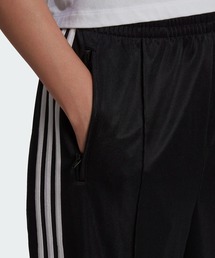 adidas（アディダス）の「アディカラー クラシックス ハイ